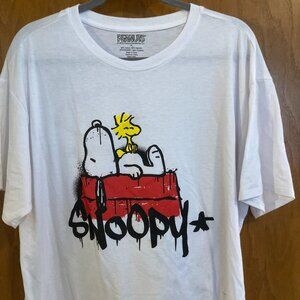 Snoopy graffiti t-shirt🖤🤍❤️💛